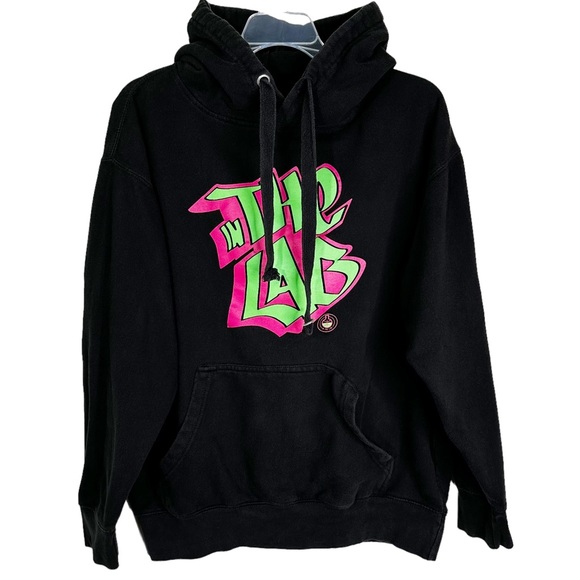 In The Lab Graffiti Logo Pullover Hoodie Sweatshirt Black Men’s Sz L - Picture 1 of 8